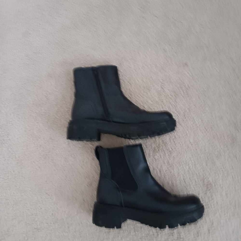 House Of Harlow 1960 Black Leather Ankle Righteous Boots  * 2 OR MORE 20% OFF